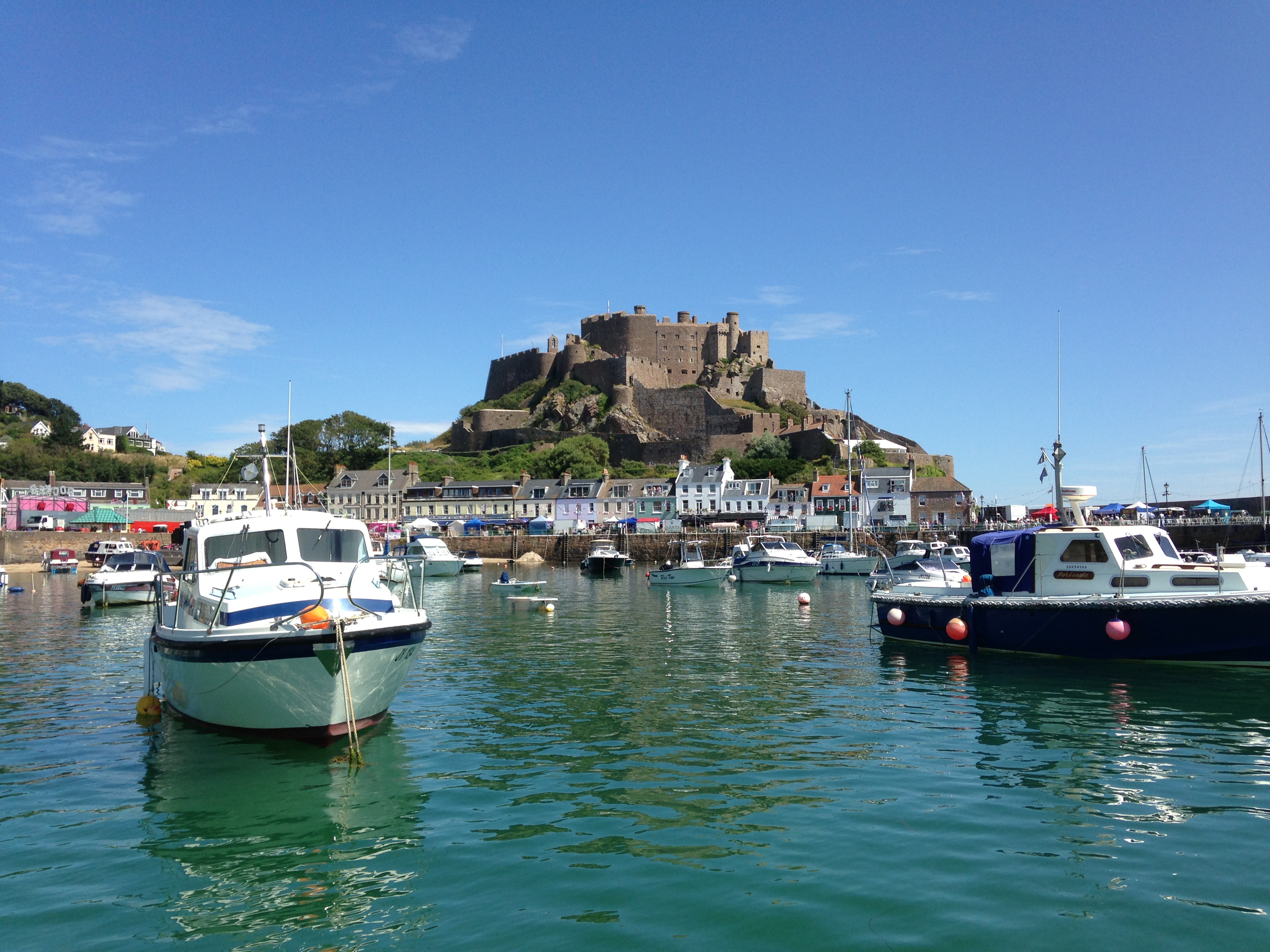 Discover the Rich History and Breathtaking Views of Gorey Castle